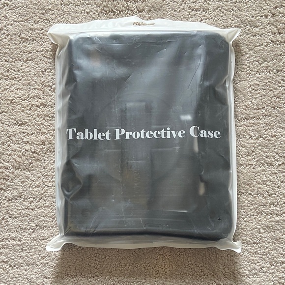Other - 💙2/$5 NWT iPad Air 4/5 Protective Case